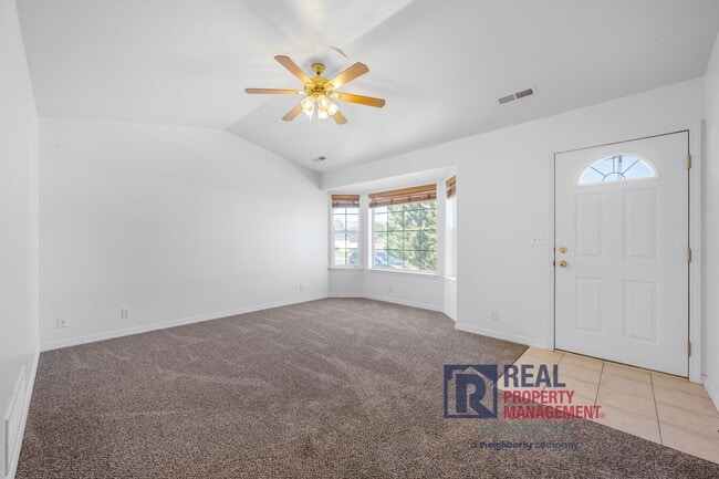 Building Photo - 4330 Henderson Ln