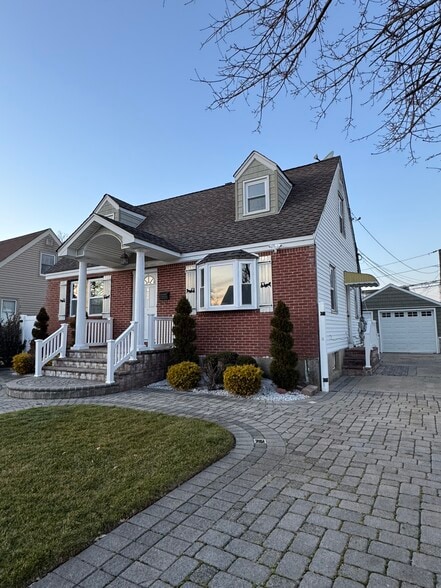 Building Photo - 741 Salem Rd