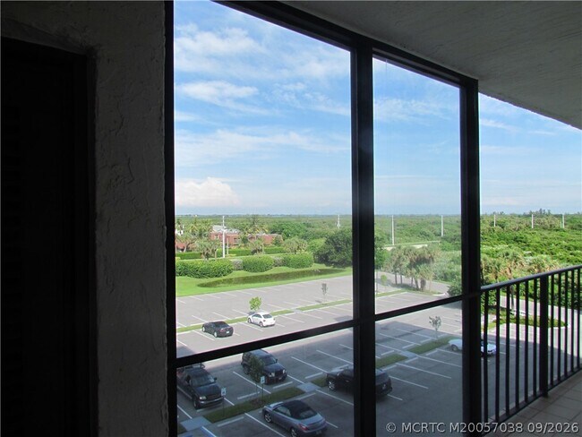 Building Photo - 9400 S Ocean Dr