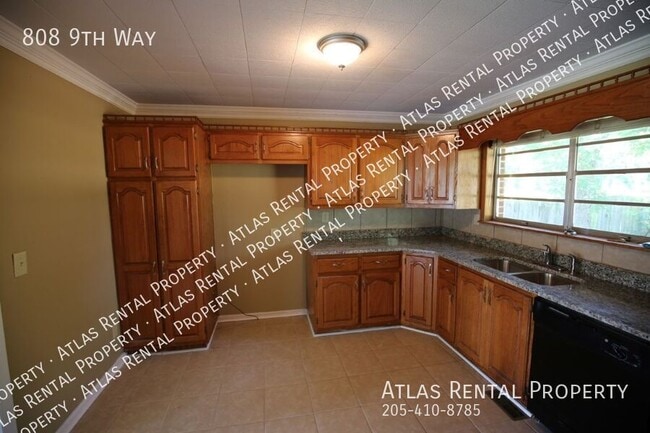 Building Photo - 808 9th Way