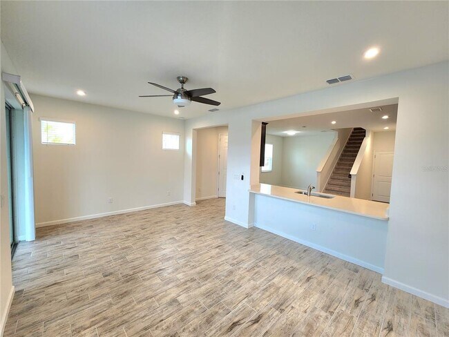 Building Photo - 5543 Pleasantview Ct