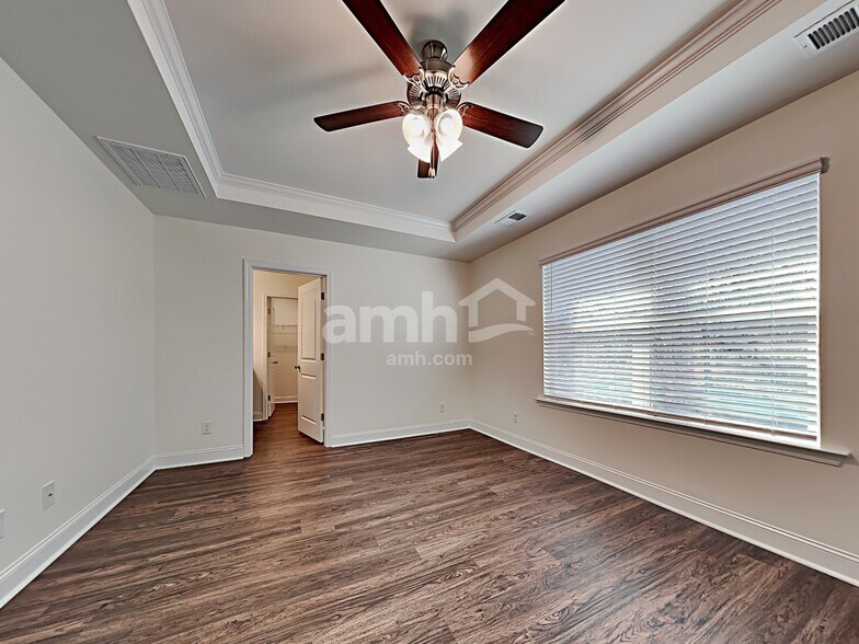 Building Photo - 146 Blackstone Dr