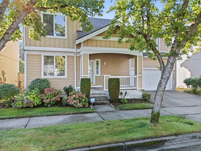 Building Photo - Modern 4-Bedroom Home with 5-Piece Primary...