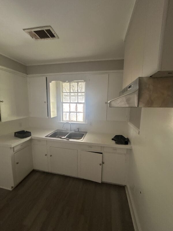 Building Photo - 419 Valley St