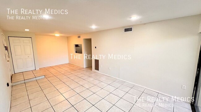 Building Photo - 3280 S Semoran Blvd