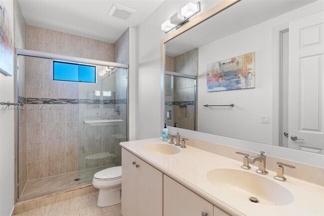 Building Photo - 10185 Cameilla St