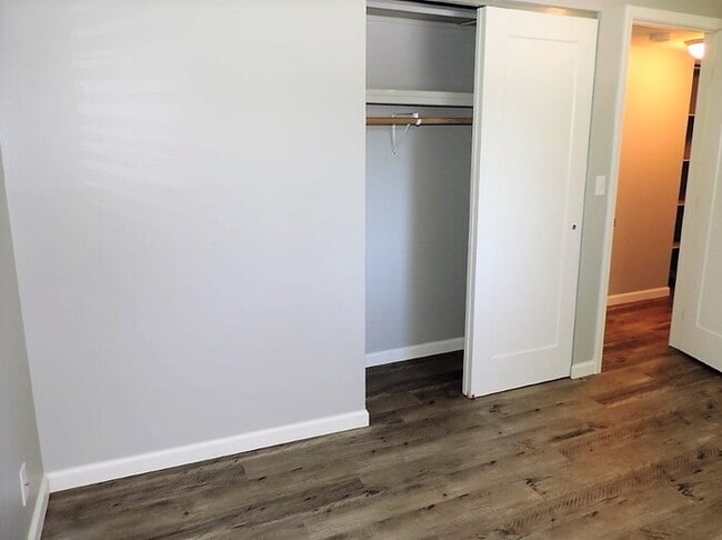 Building Photo - $1,550 | 3 Bedroom, 1 Bathroom Top Floor Duplex | No Pets | Available for August 1st, 2026 Move In!