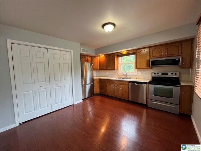Building Photo - 4053 Vaughn St