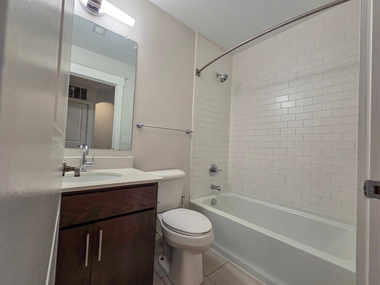 Building Photo - 3113 Warsaw Ave