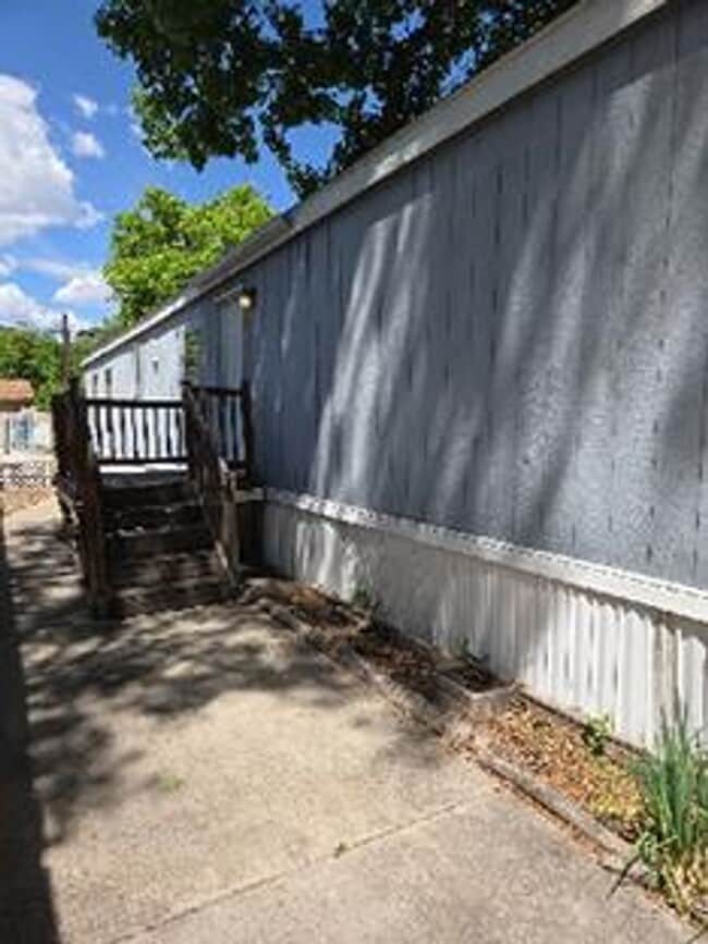 Building Photo - STUDENTS WELCOME! Old Town Fort Collins 3 Bed 2 Bath Mobile Home - Great Location
