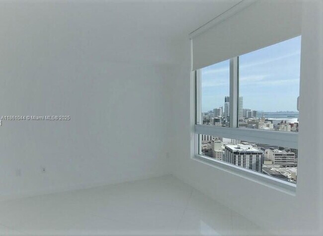 Building Photo - 350 S Miami Ave