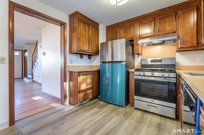 Building Photo - 11 St Marc Cir