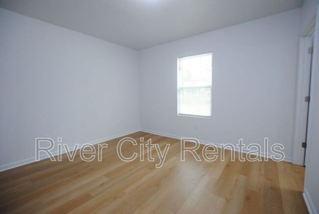 Building Photo - 5749 Silver Sands Cir