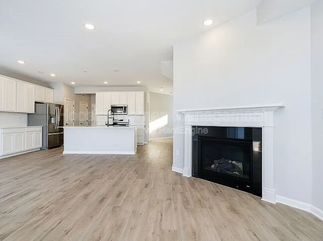 Building Photo - 7273 Shroyer Wy