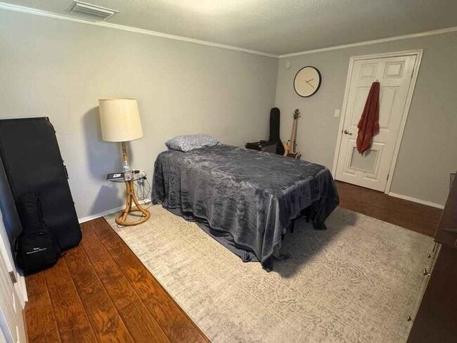 Building Photo - 703 Ulrich Rd