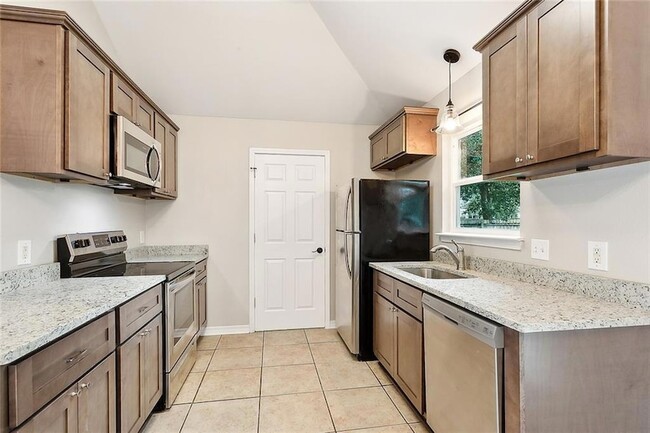 Building Photo - 530 Northshore Ln