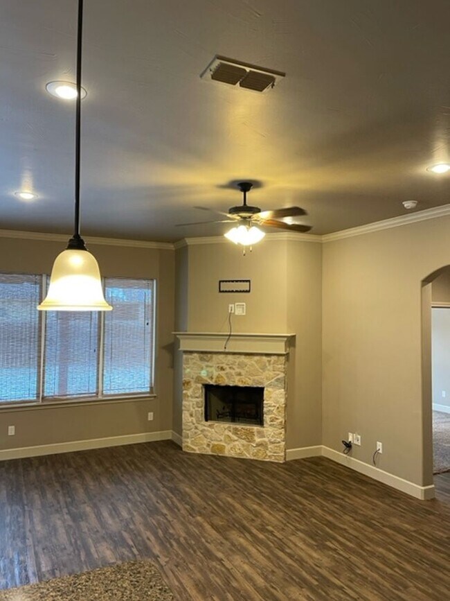 Building Photo - 4 bedroom in Wolfforth