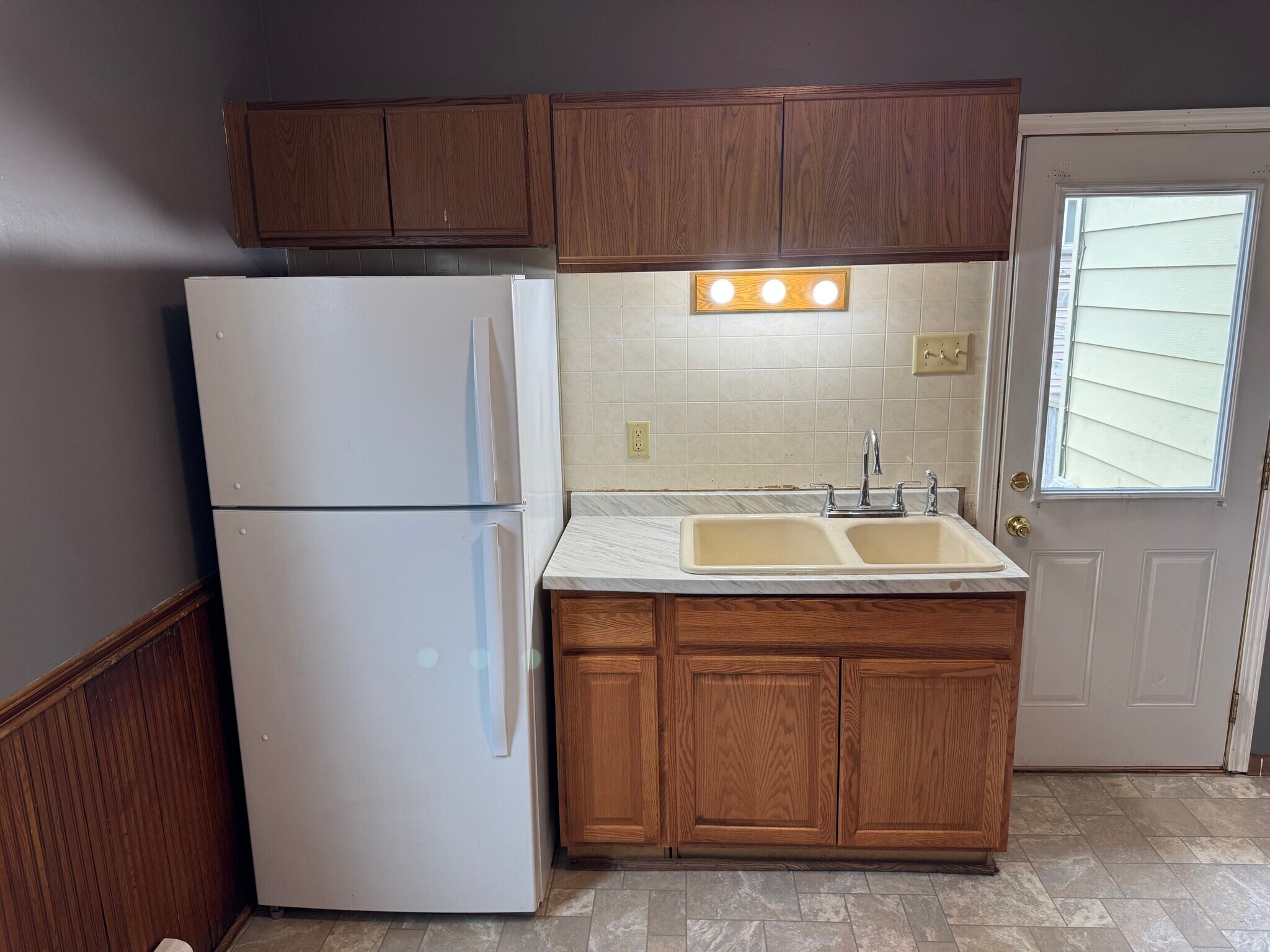 Building Photo - 1638 Saemann Ave