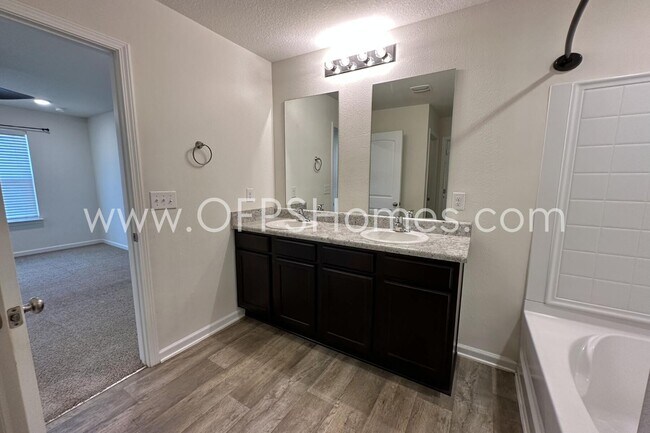 Building Photo - 812 Moorhen Wy