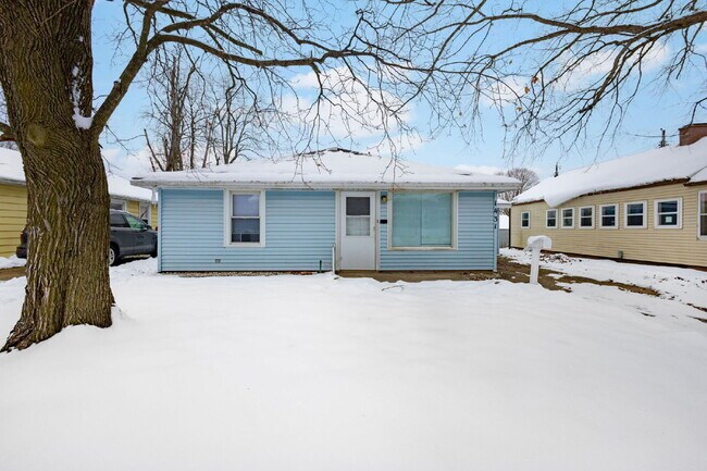 Primary Photo - Available January 1st!