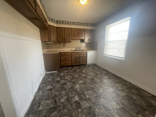 Building Photo - 2469 S Mosley