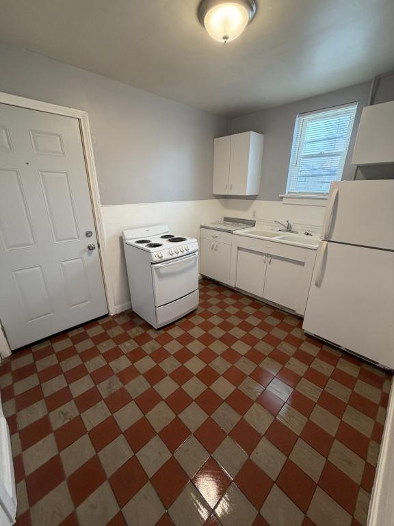 Building Photo - 310 Vine Ave