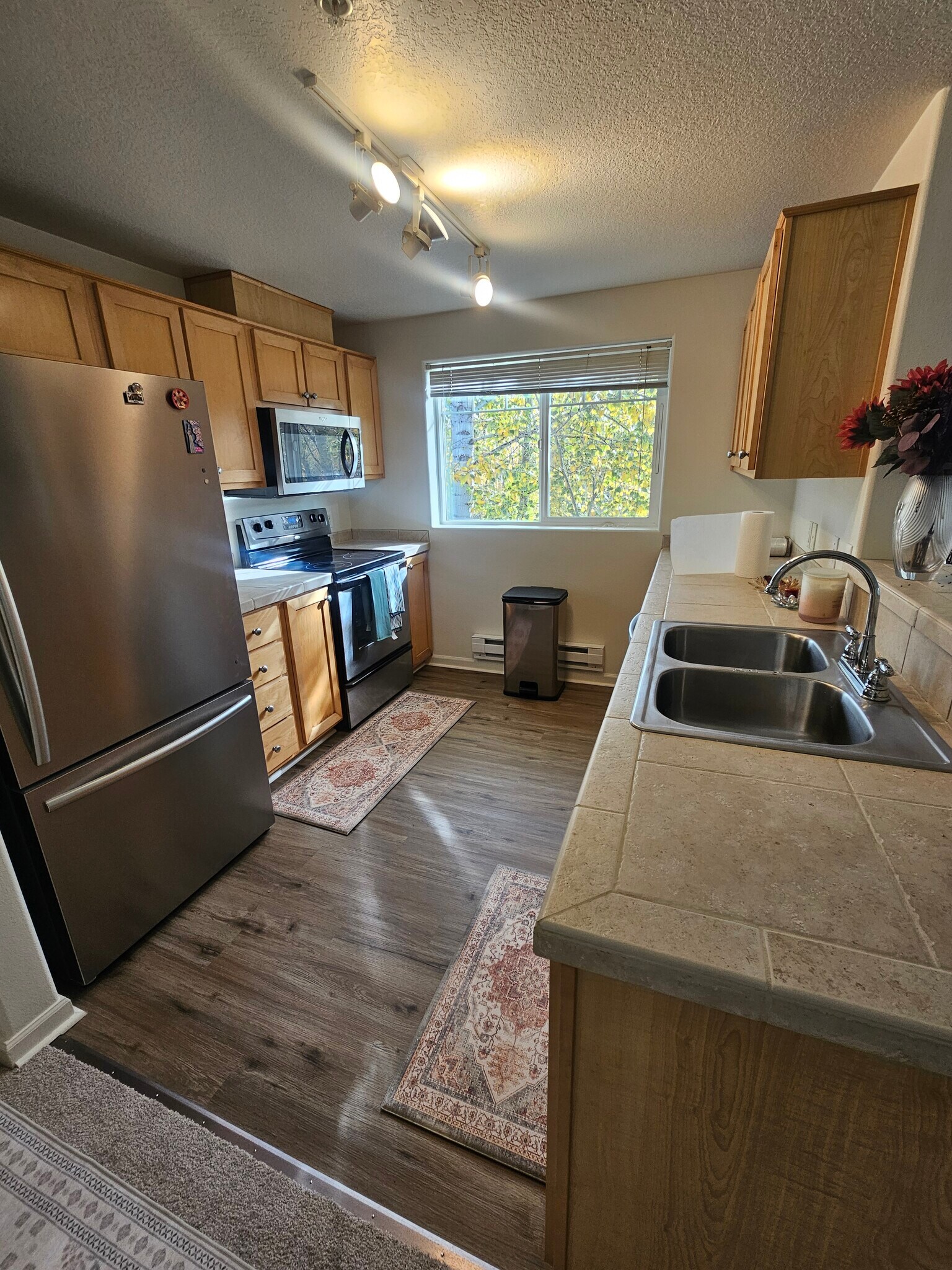 Building Photo - 730 NW 185th Ave