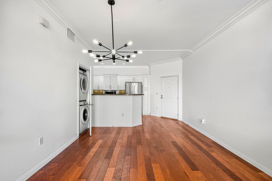 Building Photo - 3750 Santa Rosalia Dr
