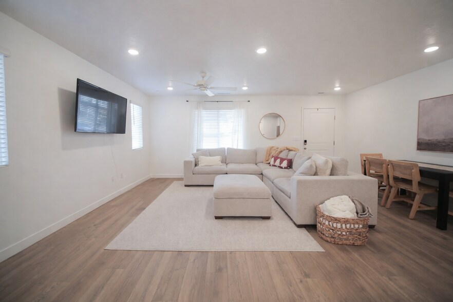 Building Photo - 1737 S Devils Garden Ln