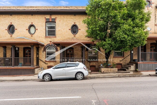 Beautiful view of Luxury Rentals With Assigned Parking