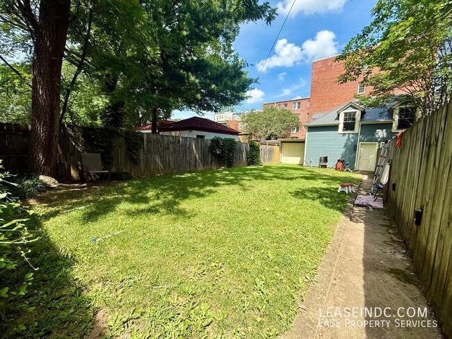 Building Photo - 3307 18th St NW