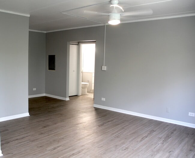 Building Photo - 329 Kimbell Ave