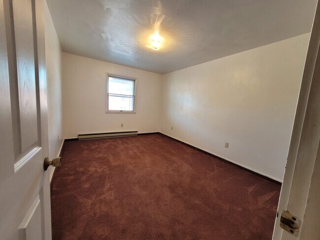 Building Photo - 266 Hinkley Dr