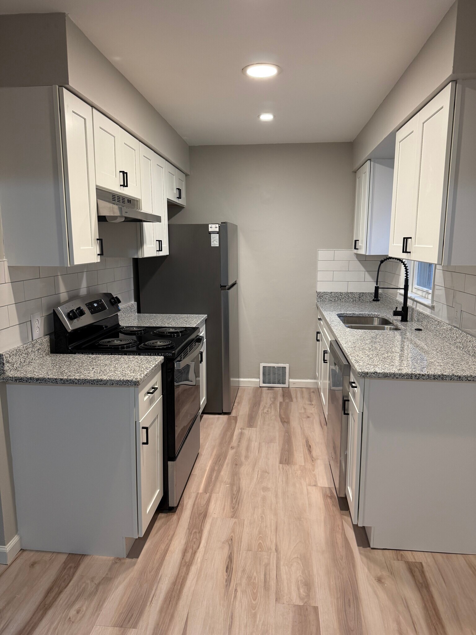 Building Photo - 1401 NE 57th Terrace