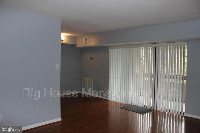 Building Photo - 2316 Freetown Ct