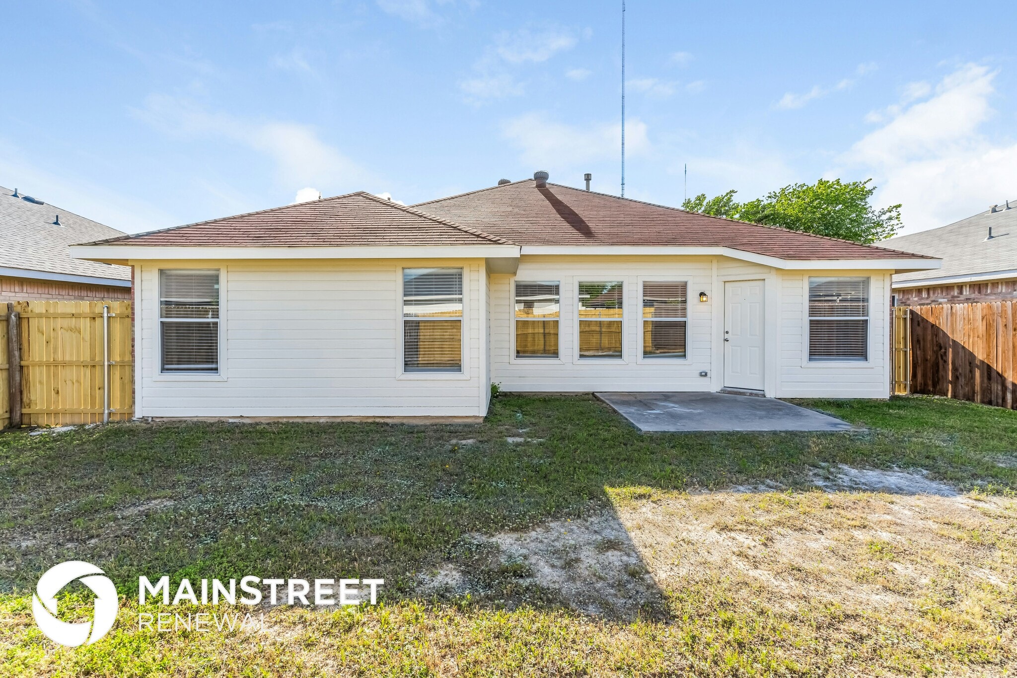 Building Photo - 717 Somerset Dr