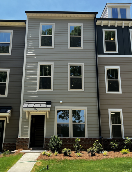 Building Photo - Room in Townhome on Judson Ave