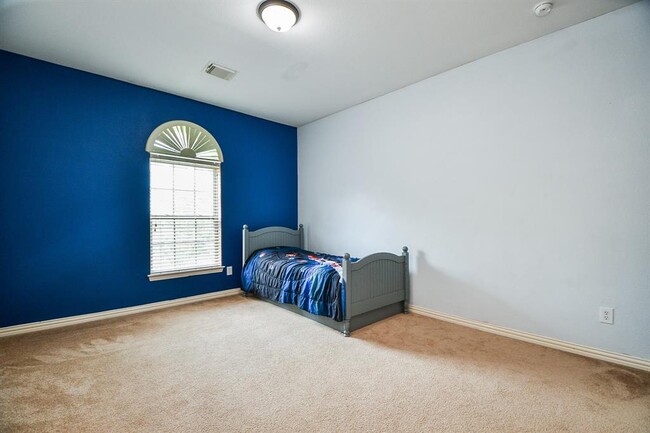 Building Photo - 711 Doscher Ln