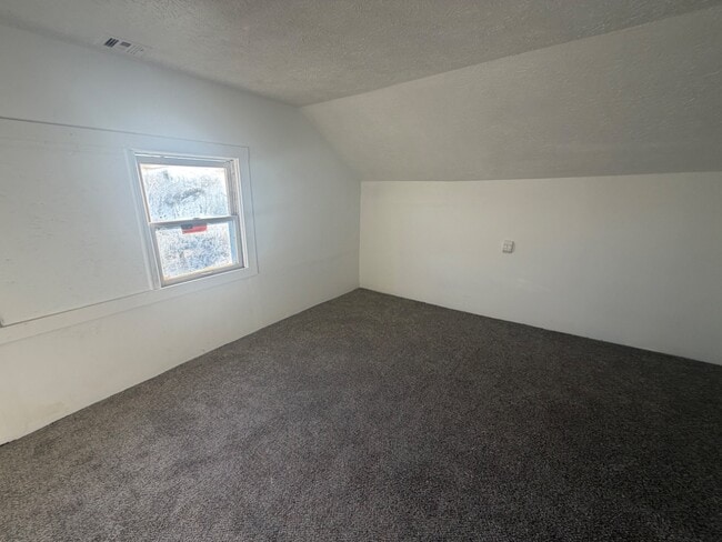 Building Photo - 601 N Grandview St