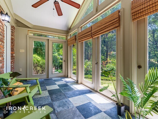 Building Photo - Mountain Retreat with Sunroom & Blue Ridge...