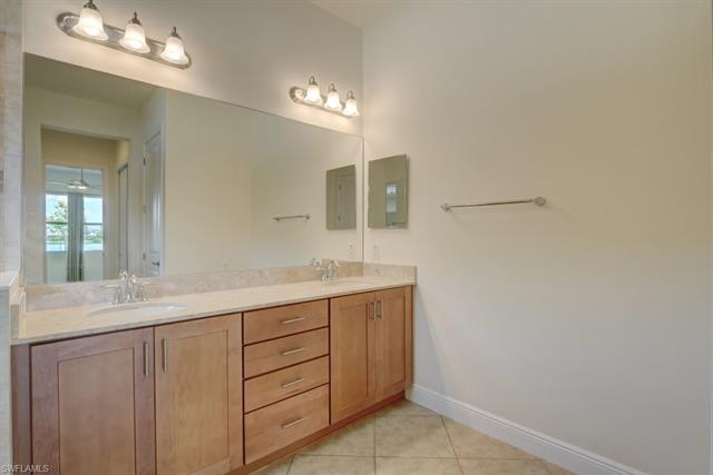 Building Photo - 12762 Fairington Way