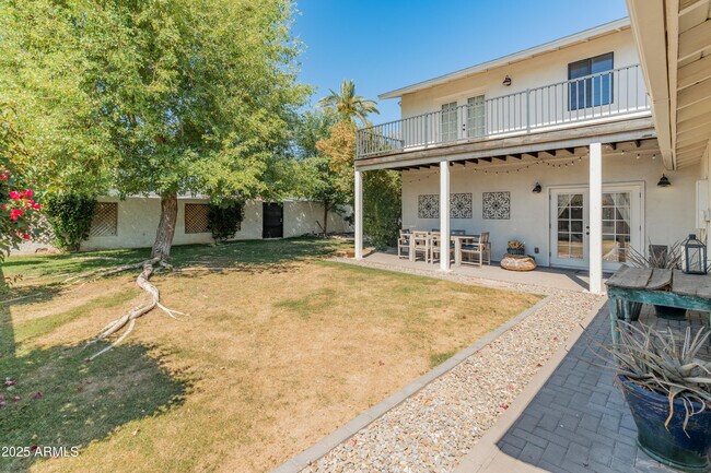 Building Photo - 4146 E Glenrosa Ave