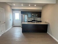 Building Photo - Public Avenue Townhomes in Clever!!! 3 bed...