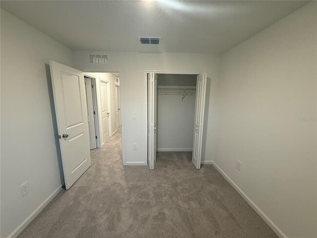 Building Photo - 5427 Meadow Walk Dr