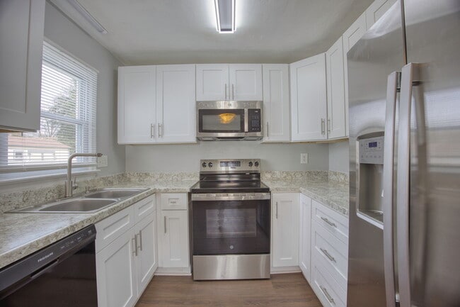 Building Photo - 2902 Princeton Ave