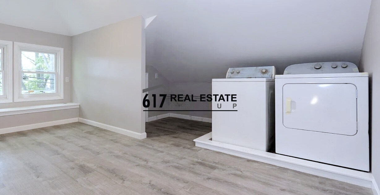 Building Photo - 39 Long Ave