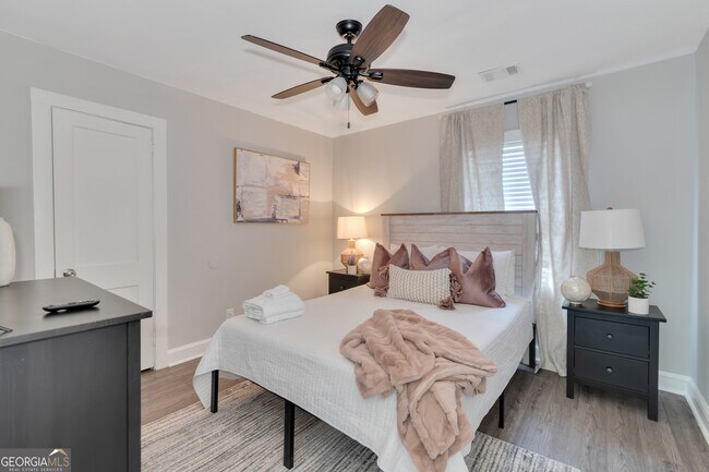 Building Photo - 94 Cochran Rd SE