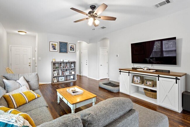 Building Photo - 2009 Blewett Dr