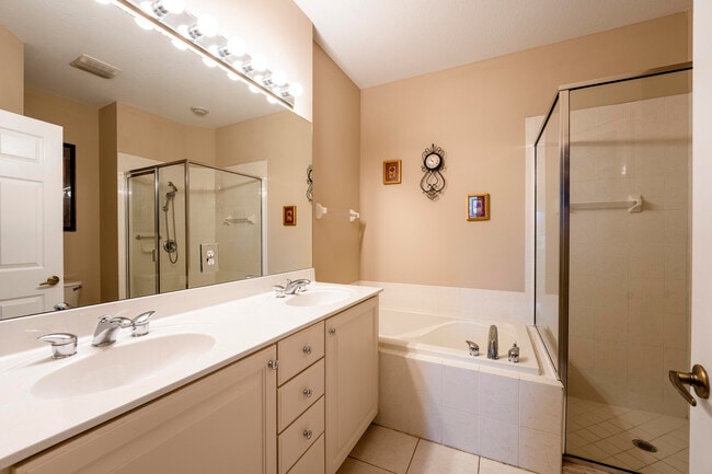 Building Photo - 8116 Carnoustie Pl