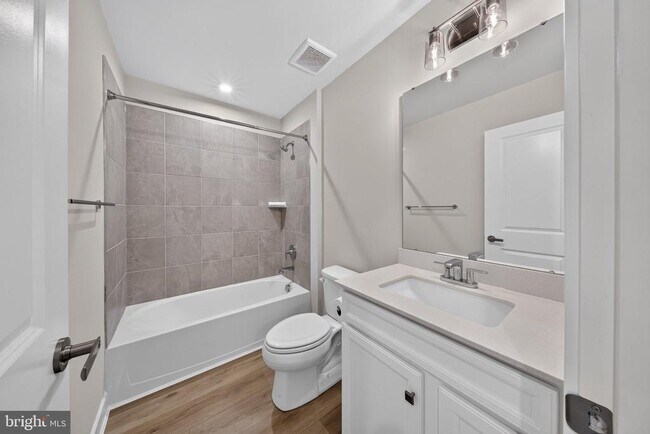 Building Photo - 1863 Bergerac Ct